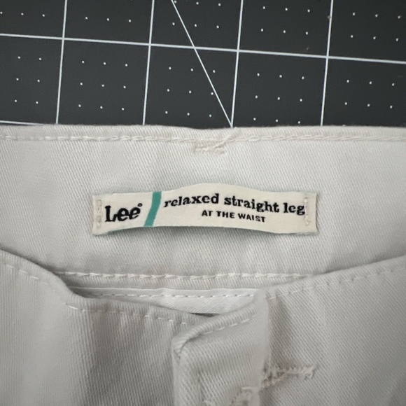 Women's Lee Relaxed Straight Leg At The Waist Off-White Pants 8 Petite - Picture 3 of 4